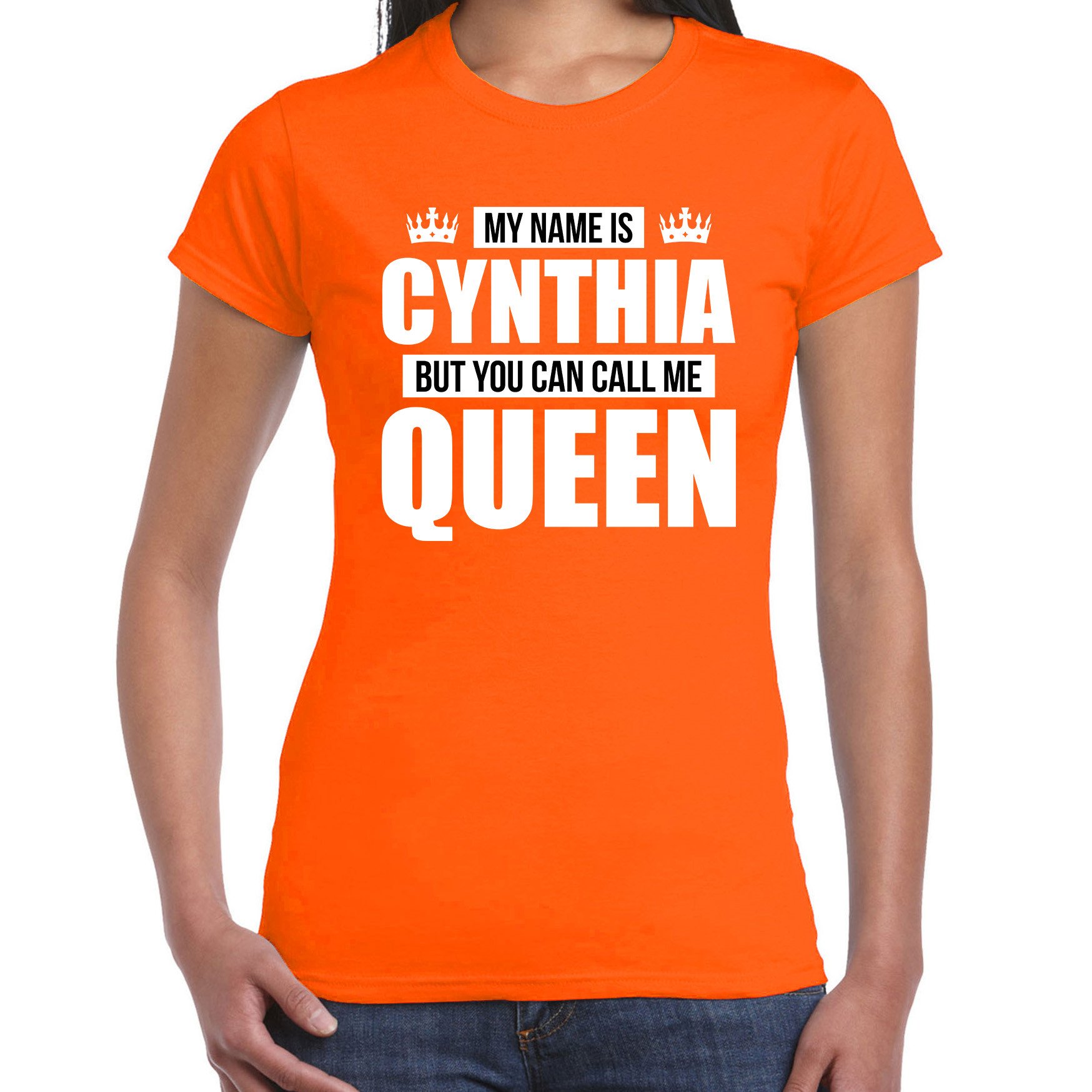 Naam cadeau t-shirt my name is Cynthia but you can call me Queen oranje voor dames